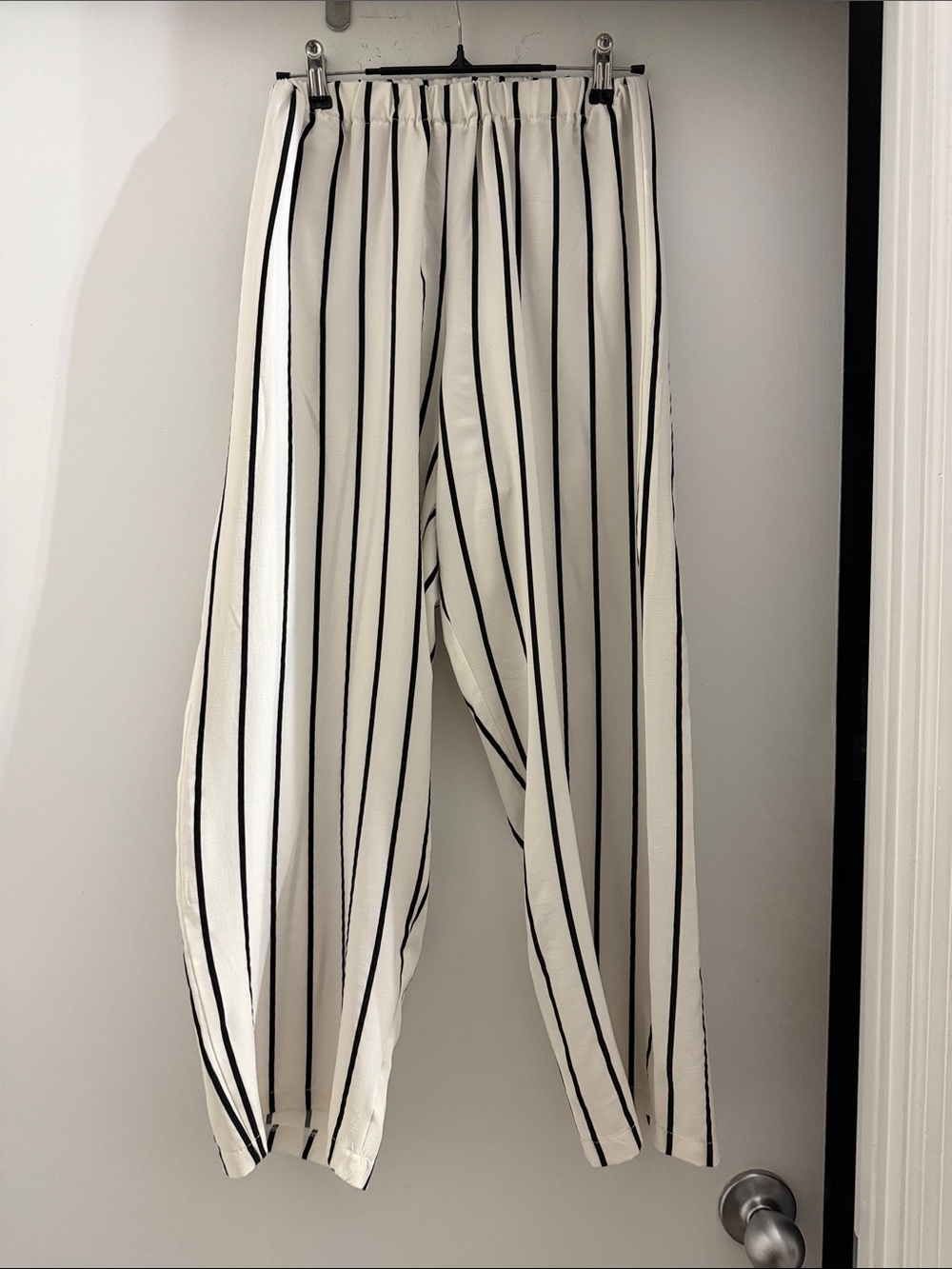 Striped Elastic-Waist Women Pants and Top  — White with Black Stripes Size XS